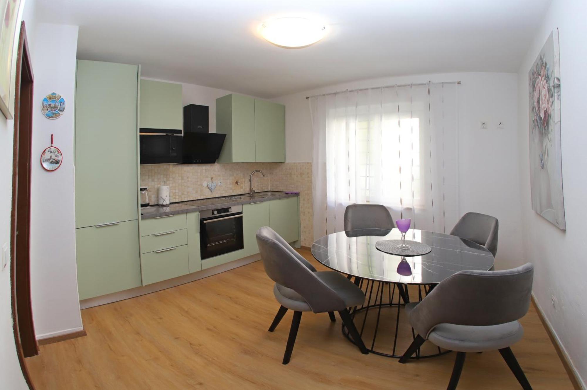 B&k Apartment *